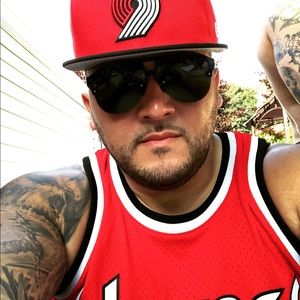 Meet your Posher, Adam